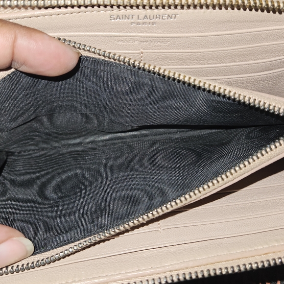 Yves Saint Laurent Quilted Wallet - Picture 7 of 7